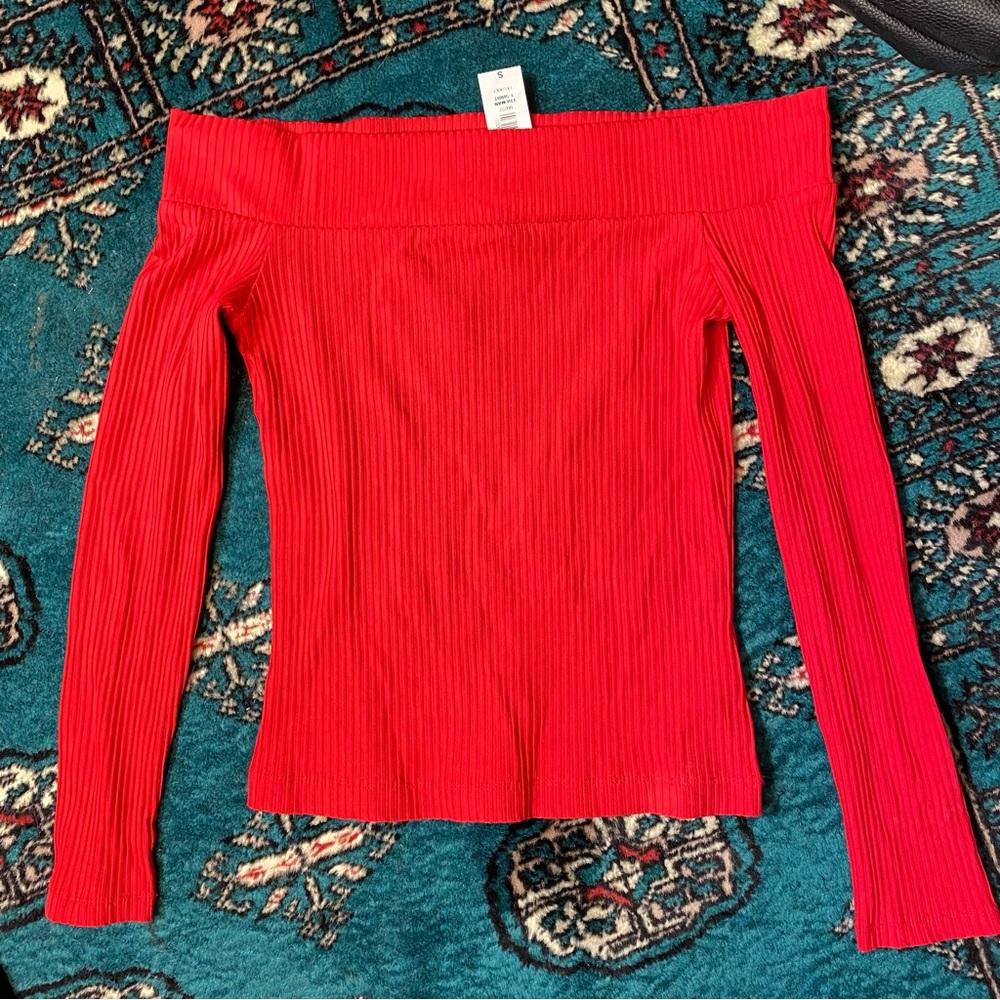 Brand new Wilfred Long Sleeve Off the Shoulder Shirt Red Size S